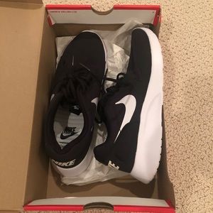 NIB Women’s Nike Kaishi Shoes